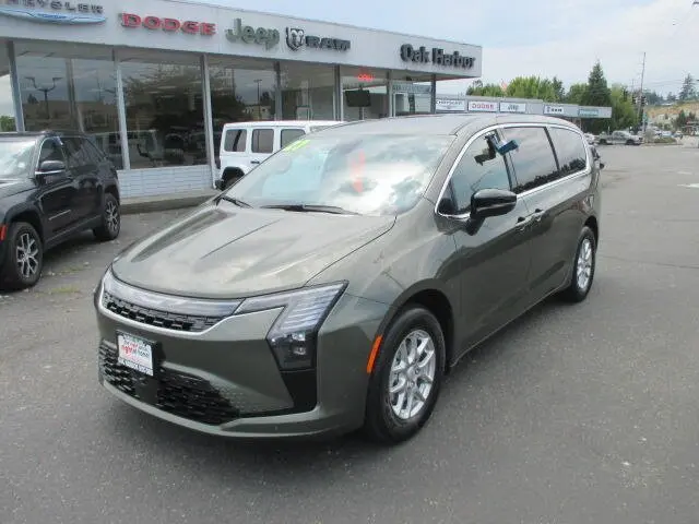 2027 Chrysler Pacifica Select photo 3