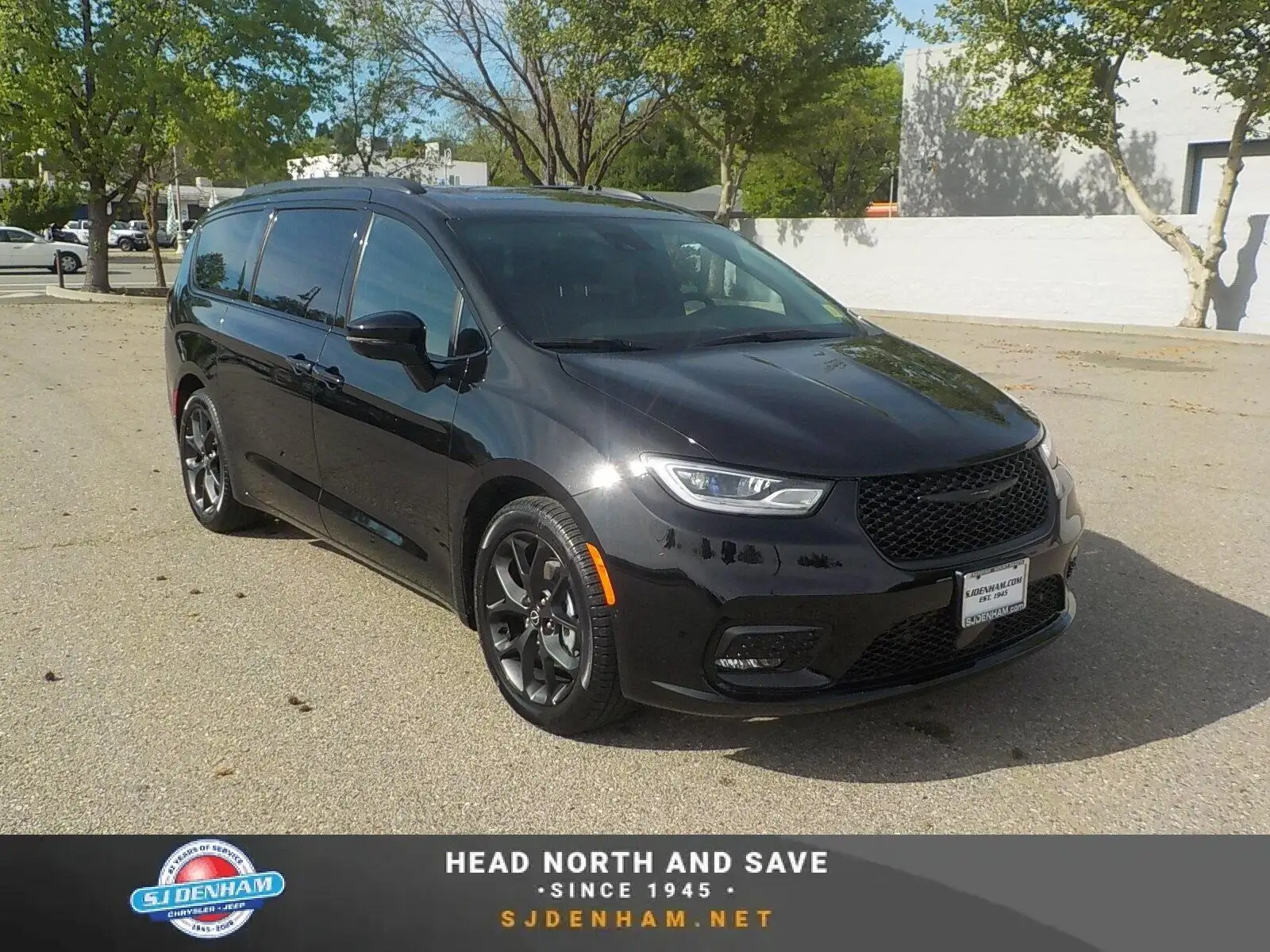 2026 Chrysler Pacifica Limited photo 1