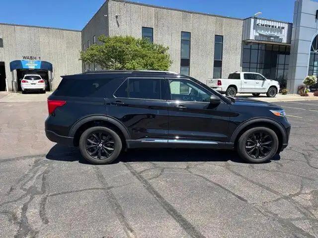 2021 Ford Explorer XLT 4WD's photo