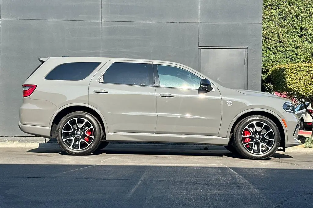 2026 Dodge Durango SRT Hellcat AWD photo 3