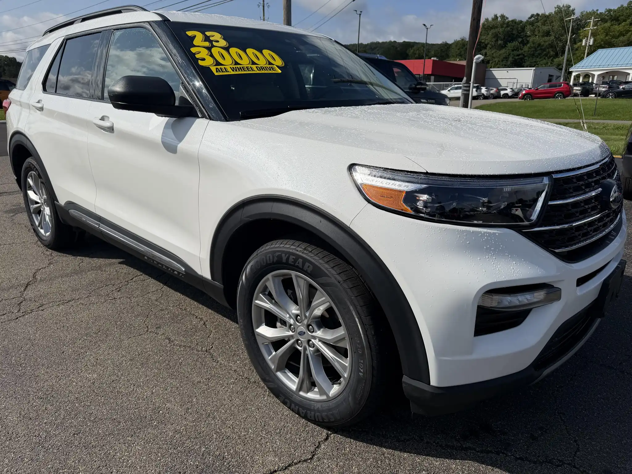 2023 Ford Explorer XLT 4WD's photo