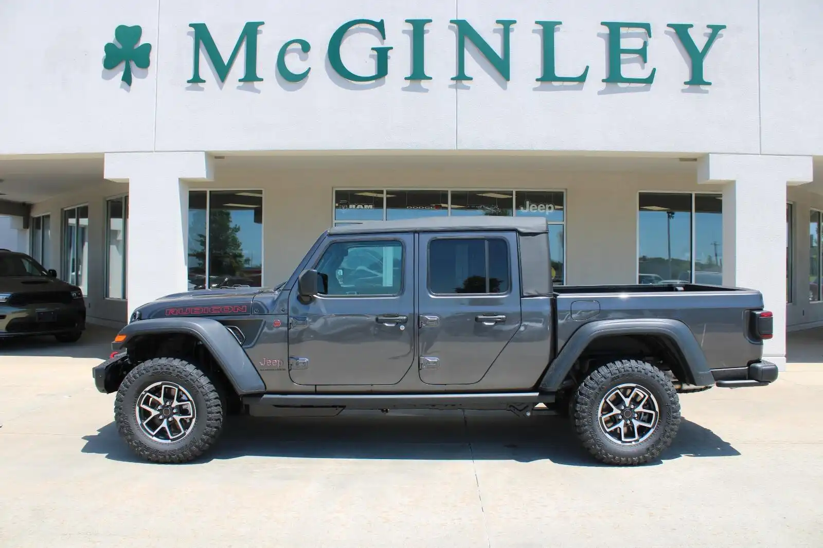 2026 Jeep Gladiator Shadow Ops Auto's photo