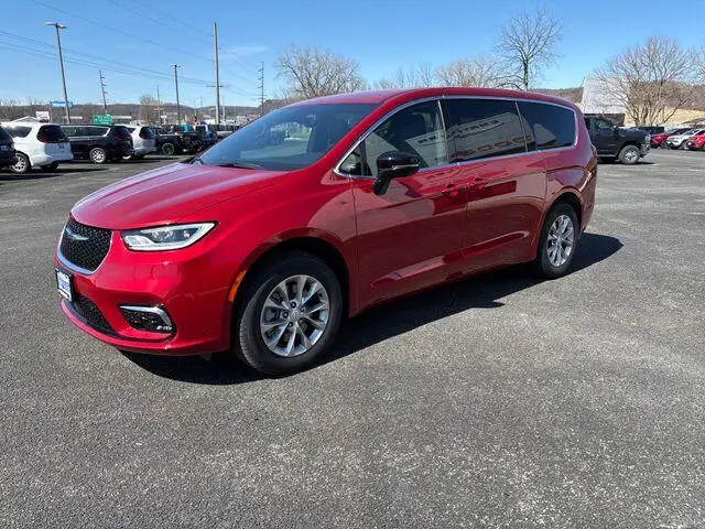 2026 Chrysler Pacifica Select AWD photo 1