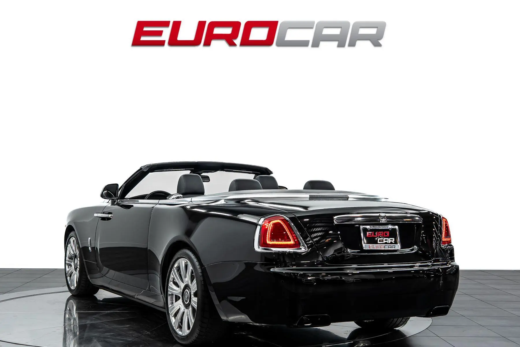 2017 Rolls-Royce Dawn Base photo 4