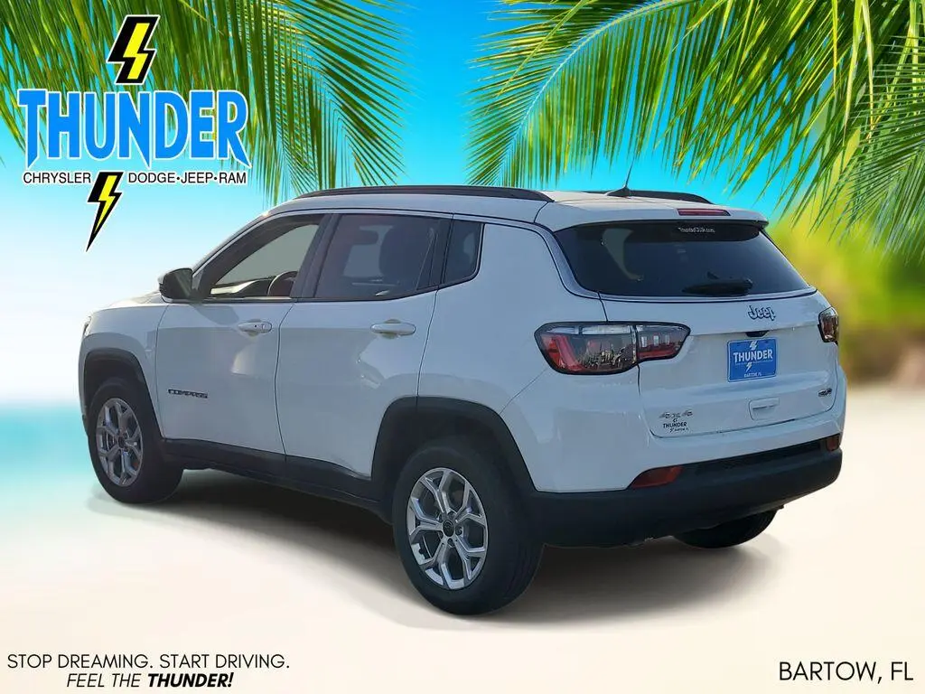 2025 Jeep Compass Latitude 4X4 photo 3