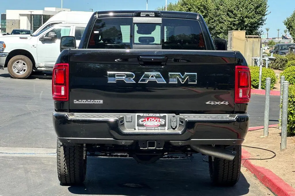 2026 RAM 2500 Laramie 4X4 Crew Cab LWB photo 5