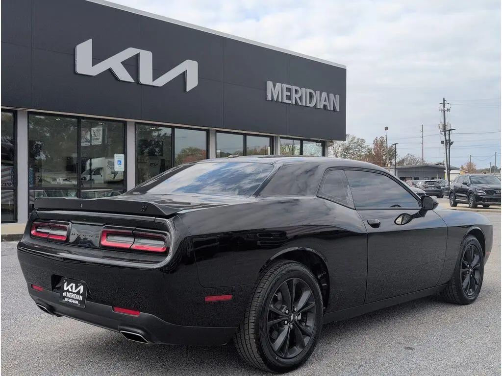 2023 Dodge Challenger SXT Auto AWD photo 5
