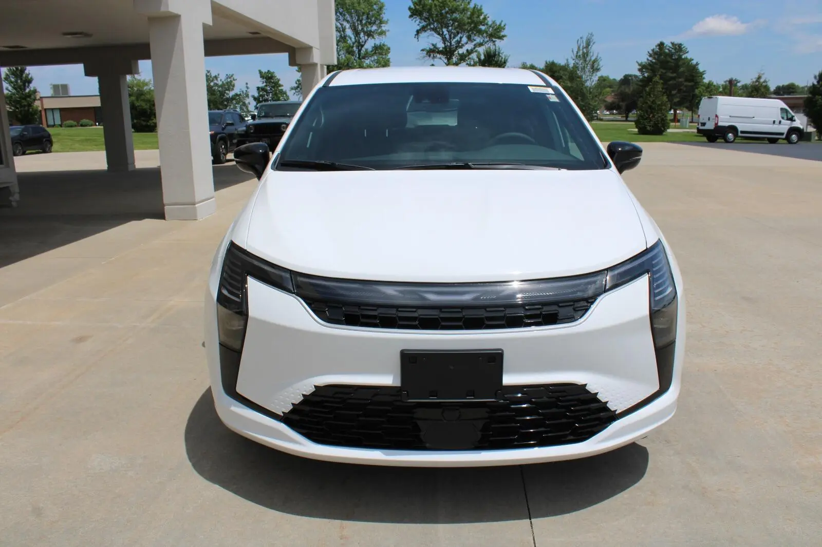 2027 Chrysler Pacifica Select photo 3