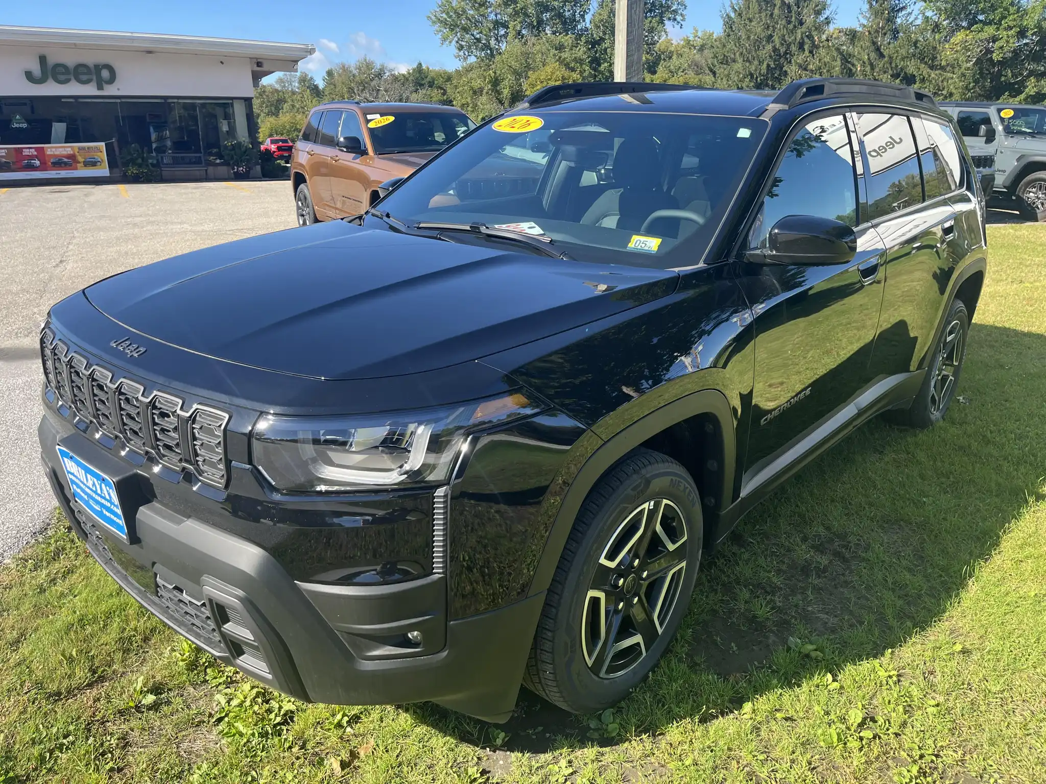 2026 Jeep Cherokee Laredo Hybrid 4WD's photo