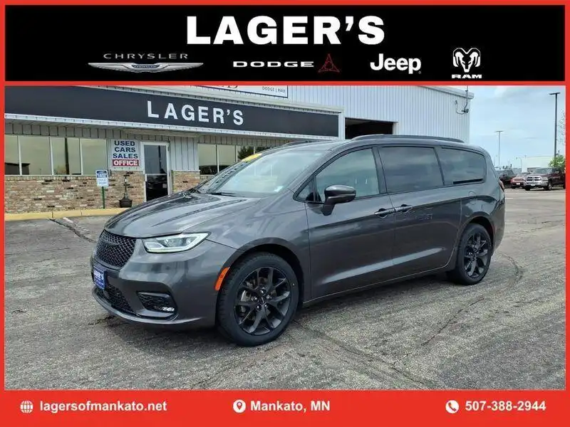 2021 Chrysler Pacifica Limited's photo