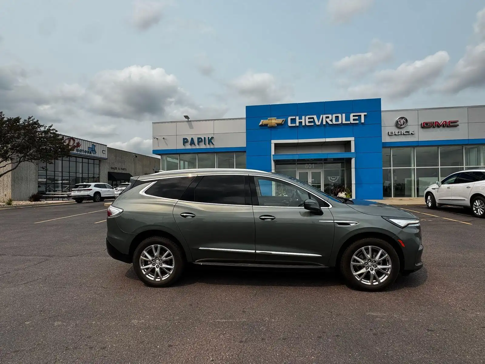 2023 Buick Enclave Essence AWD's photo