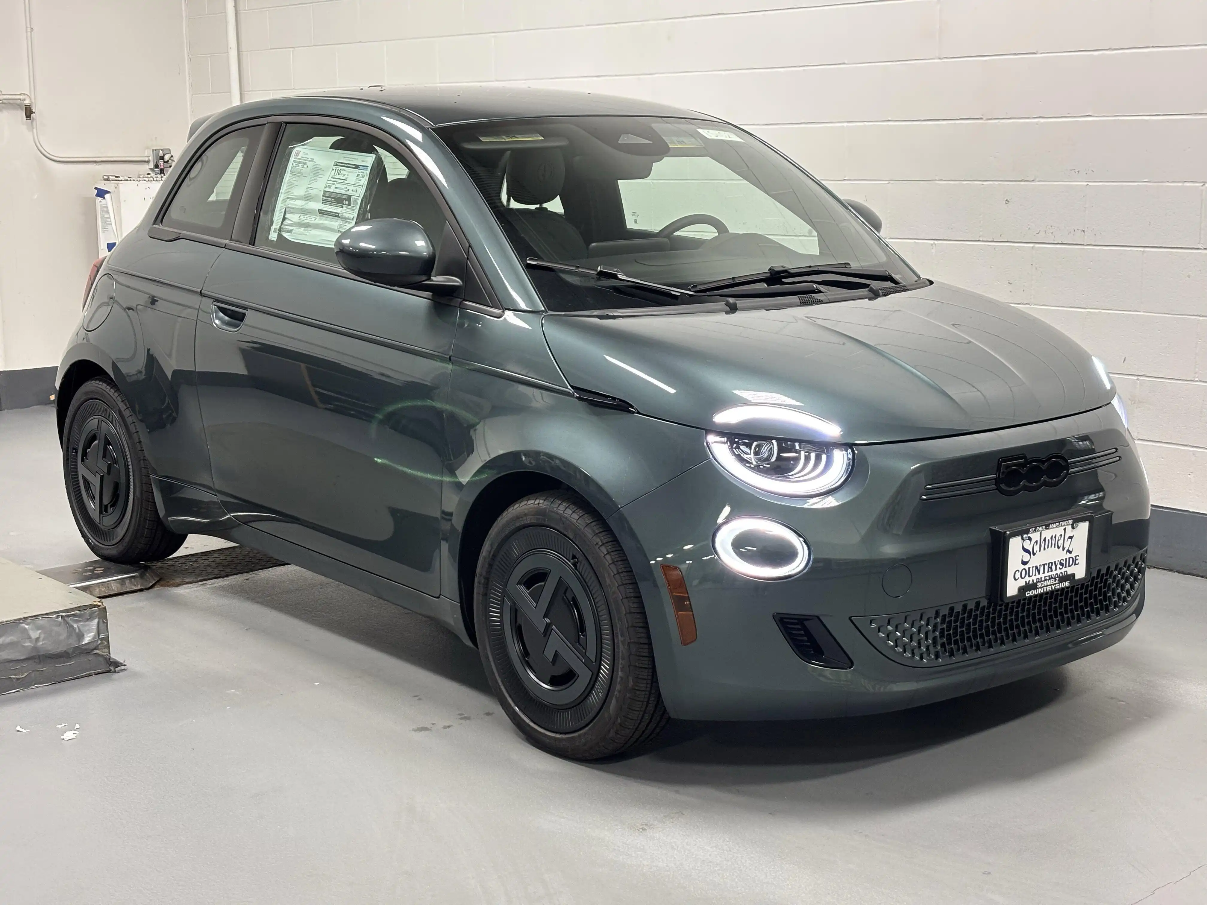2025 FIAT 500e Giorgio Armani's photo
