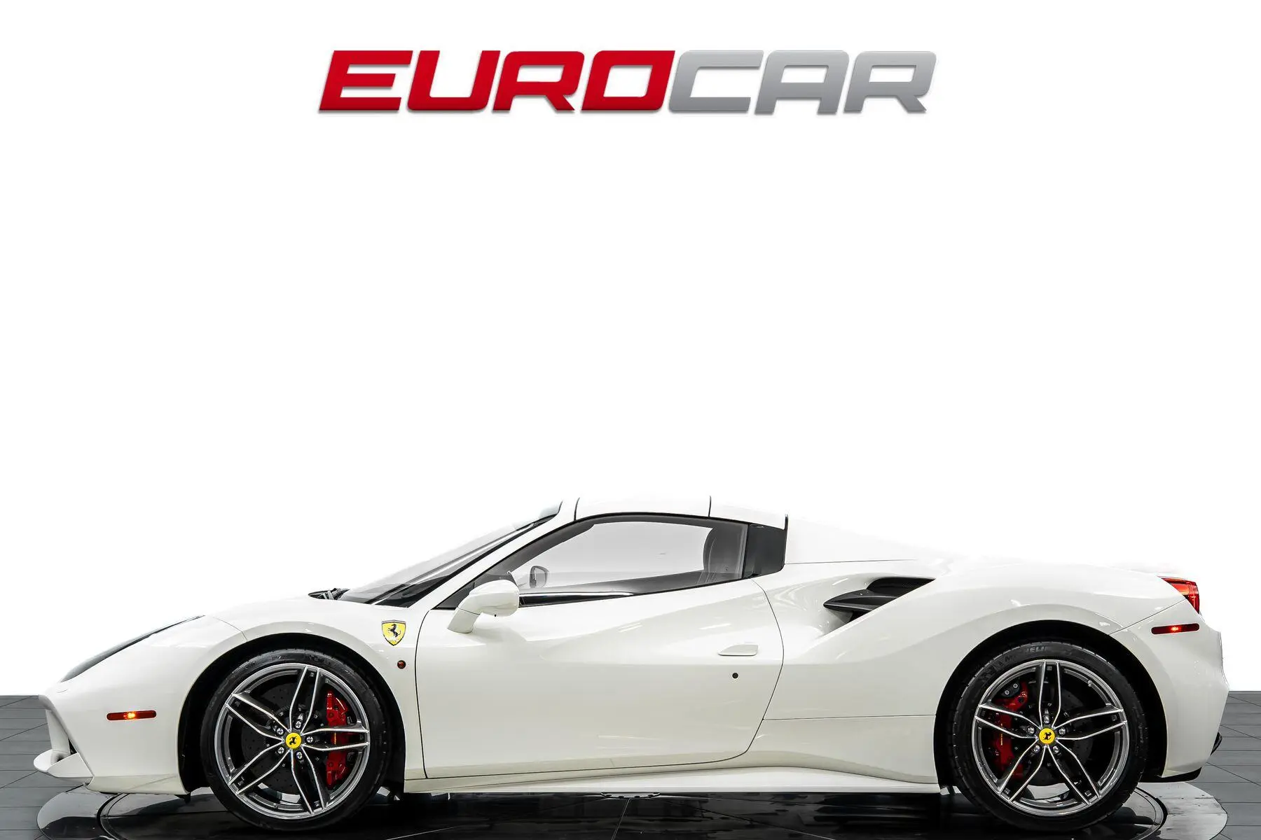 2019 Ferrari 488 Base photo 3