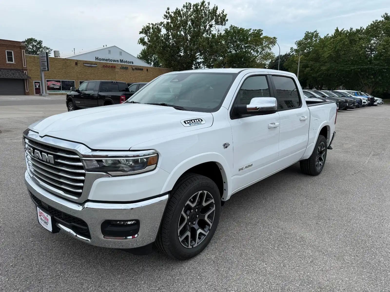 2026 RAM 1500 Laramie 4x4 Crew Cab 5'7's photo