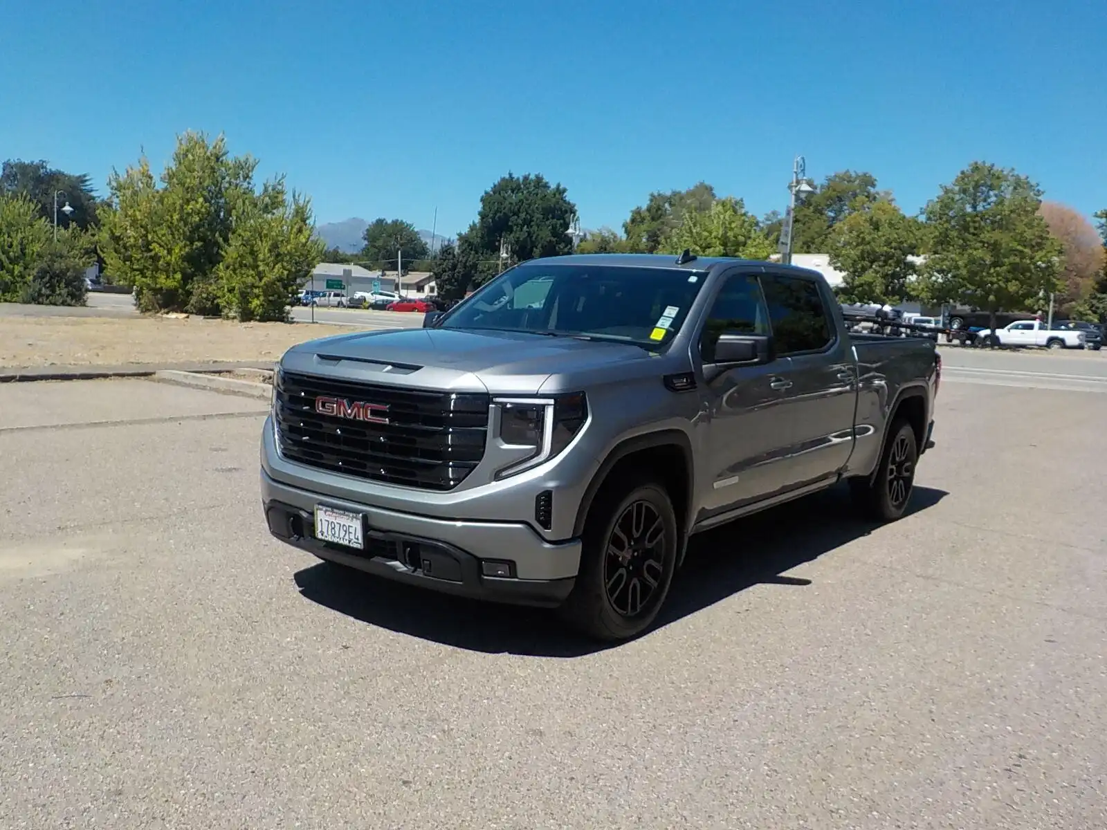 2025 GMC Sierra 4WD Crew Cab Short Box Elevation's photo