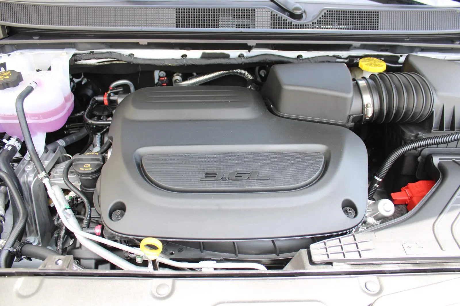 2027 Chrysler Pacifica Select photo 4