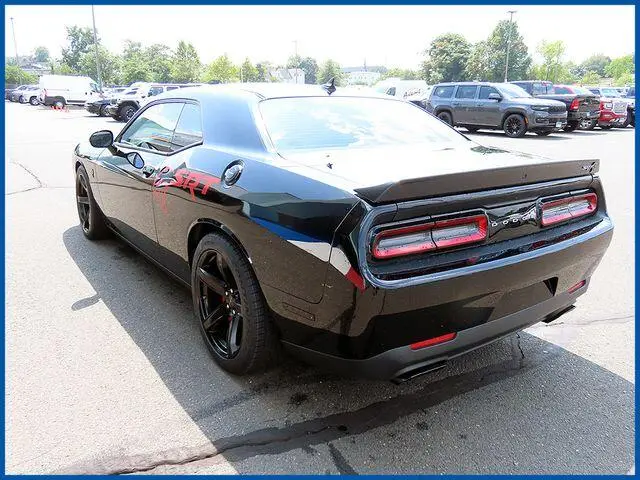 2017 Dodge Challenger SRT Hellcat photo 5