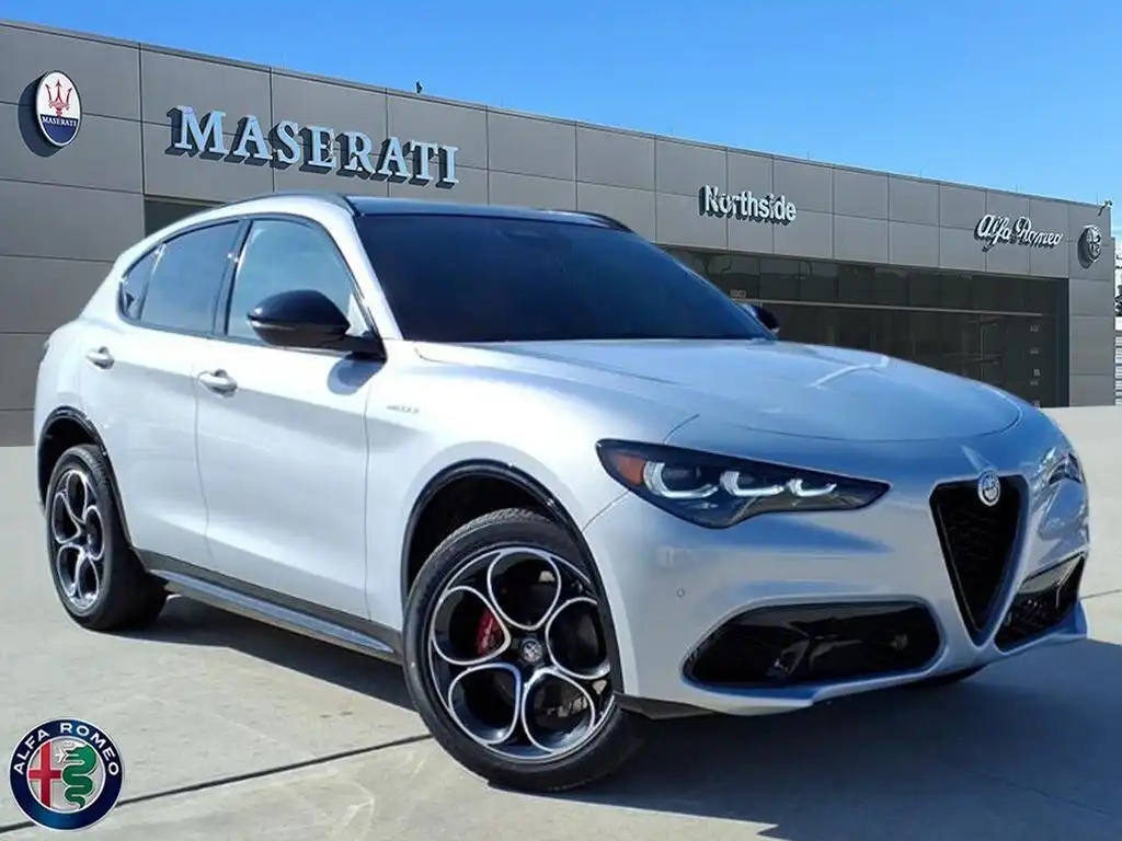 2025 Alfa Romeo Stelvio Stelvio AWD's photo