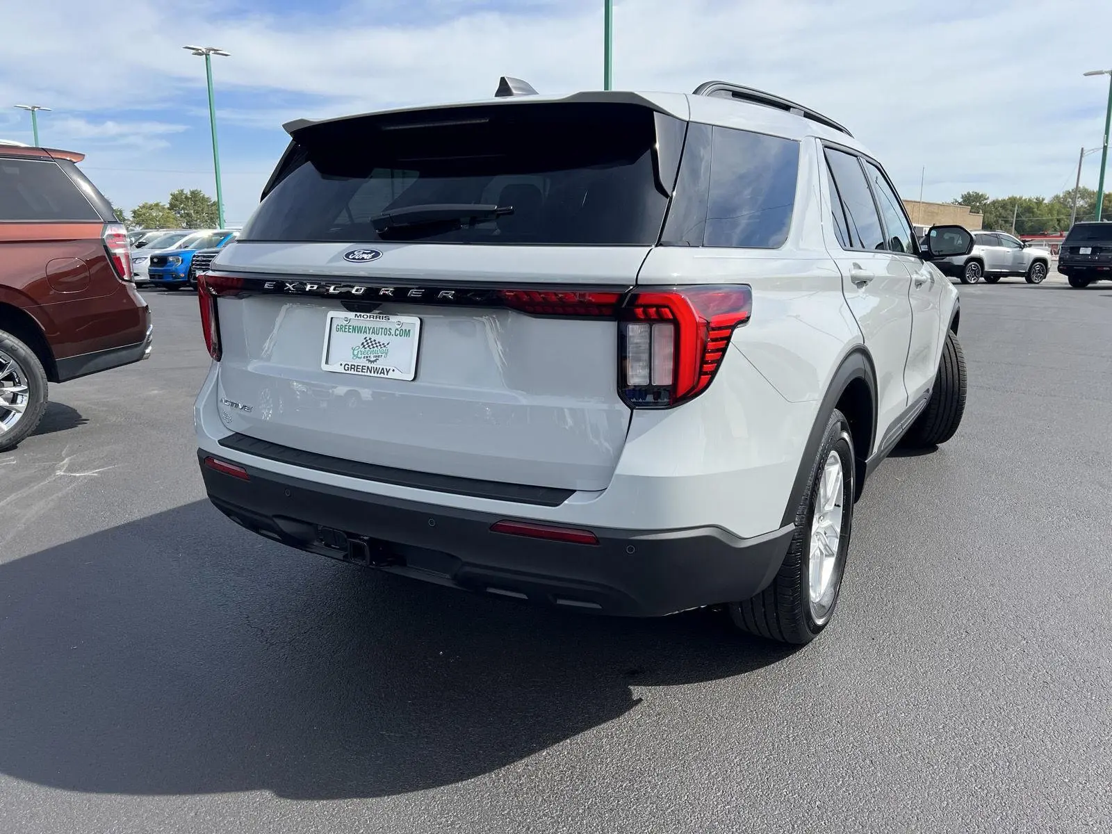 2027 Ford Explorer Active 4WD 200A photo 4