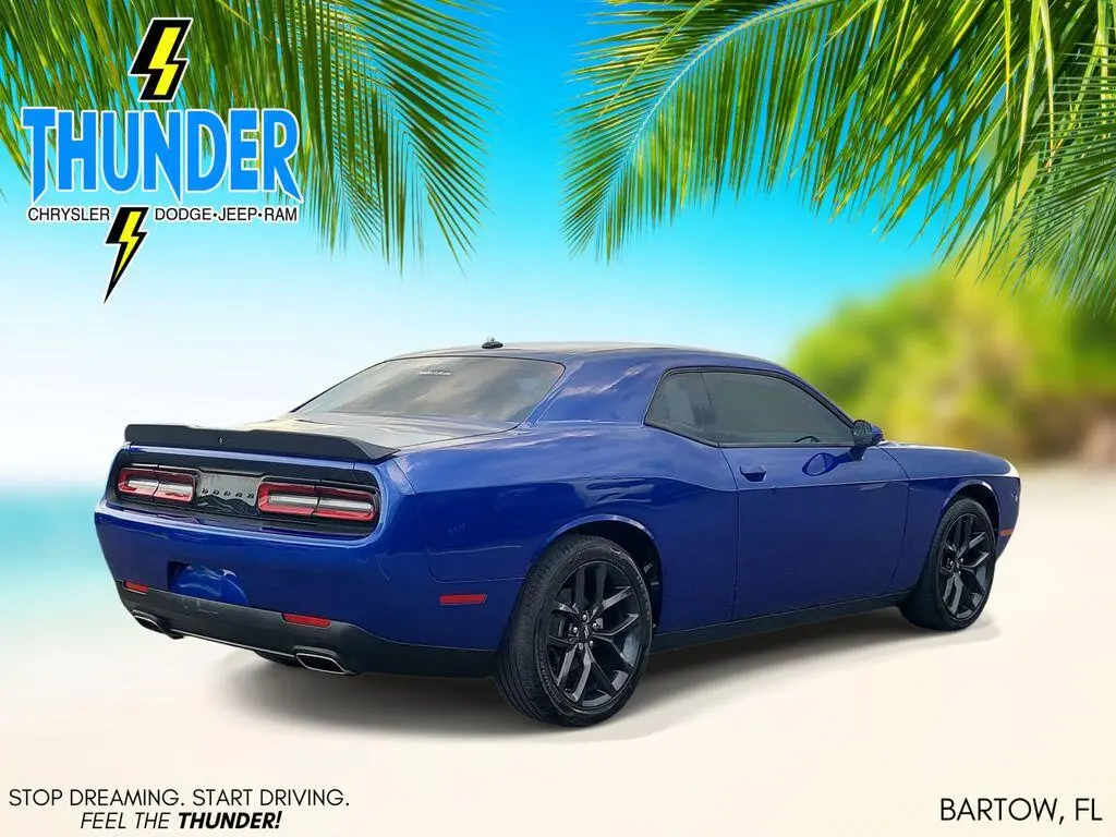 2022 Dodge Challenger SXT Auto photo 4