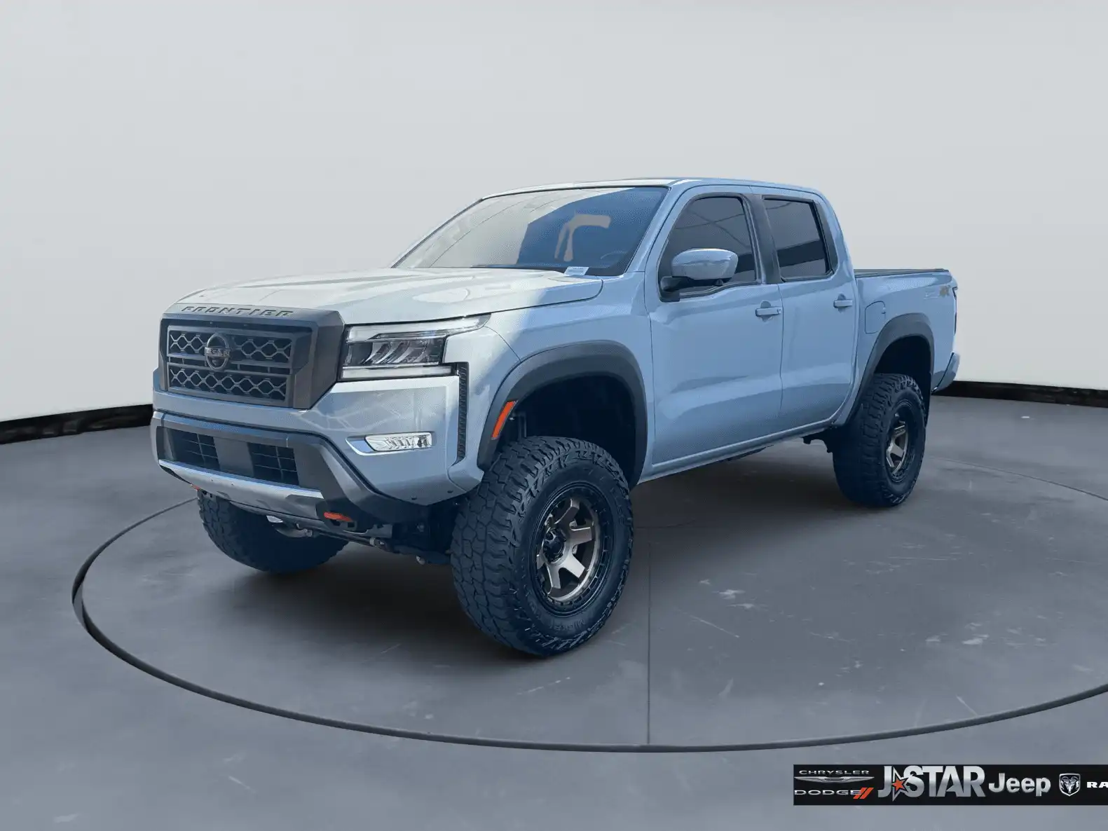 2023 Nissan Frontier PRO-4X Crew Cab 4X4's photo