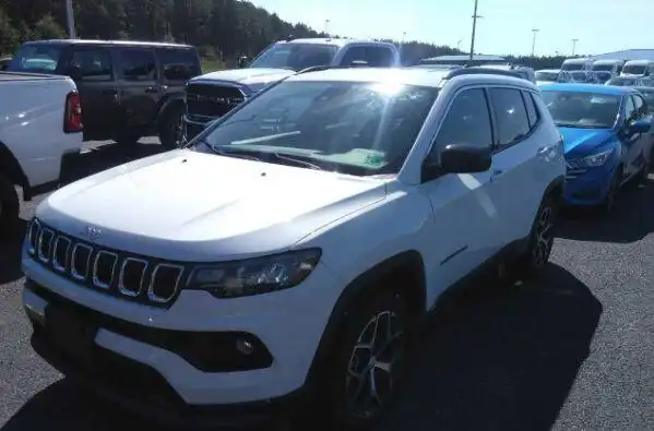 2024 Jeep Compass Latitude 4WD's photo