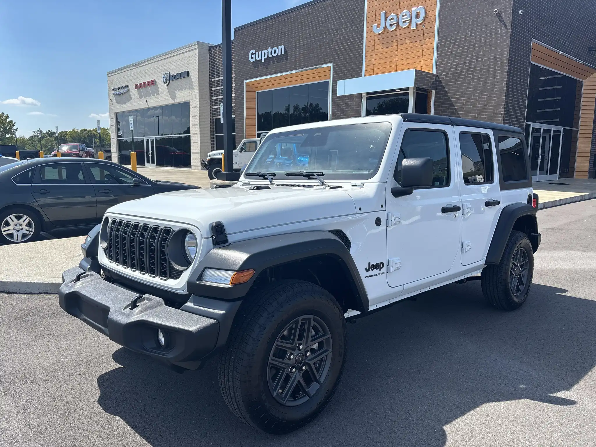 2026 Jeep Wrangler Sport S's photo