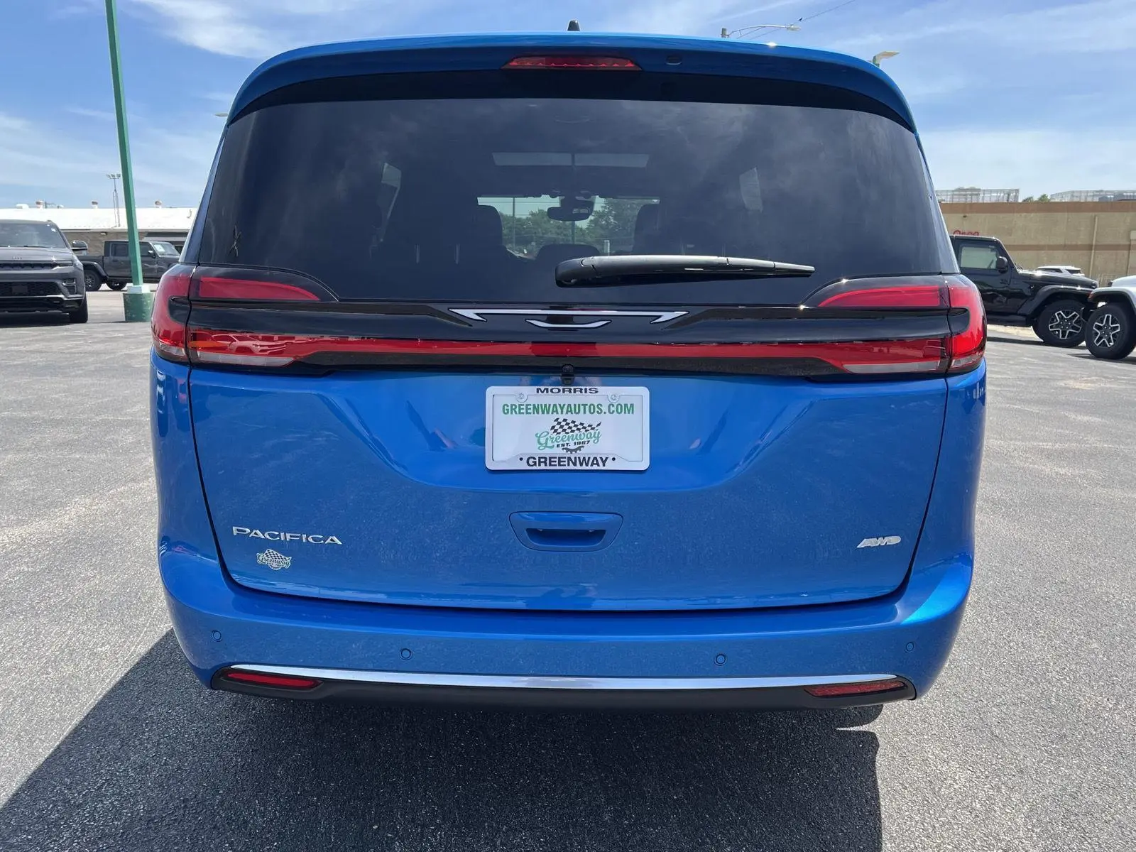 2027 Chrysler Pacifica Select AWD photo 5