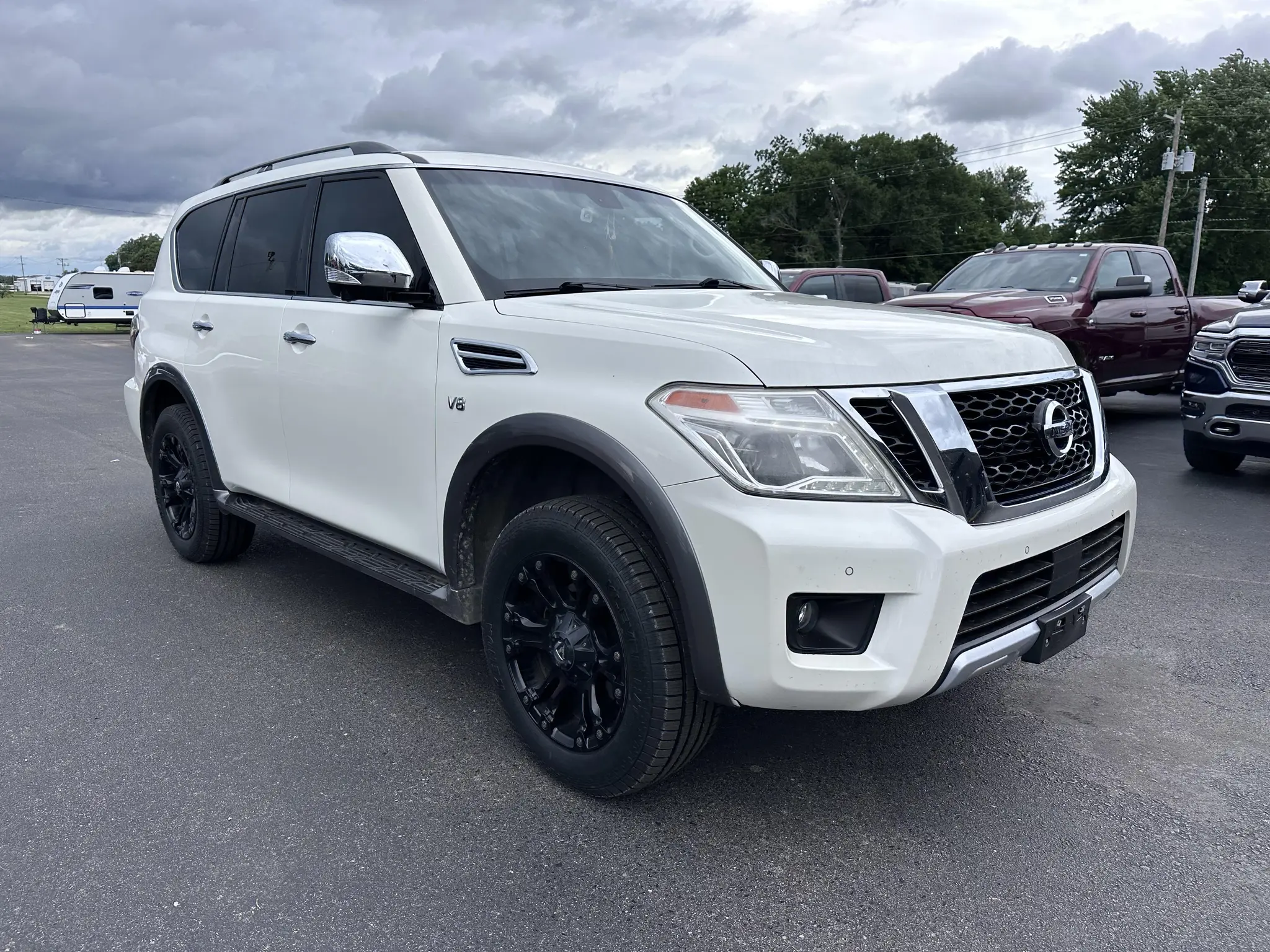 2017 Nissan Armada Platinum 4X4 photo 4