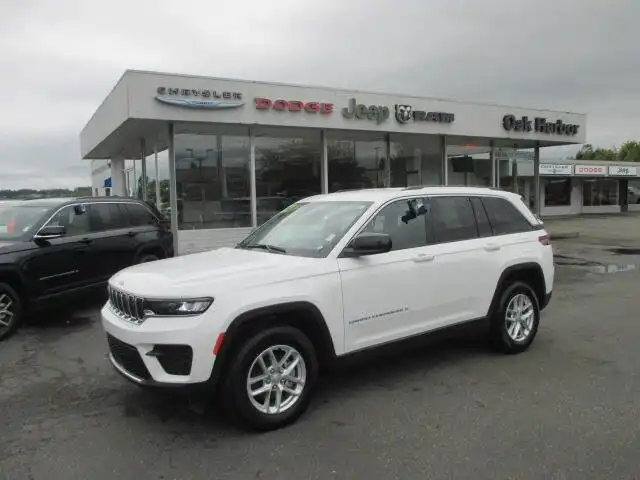 2023 Jeep Grand Cherokee Laredo 4WD's photo