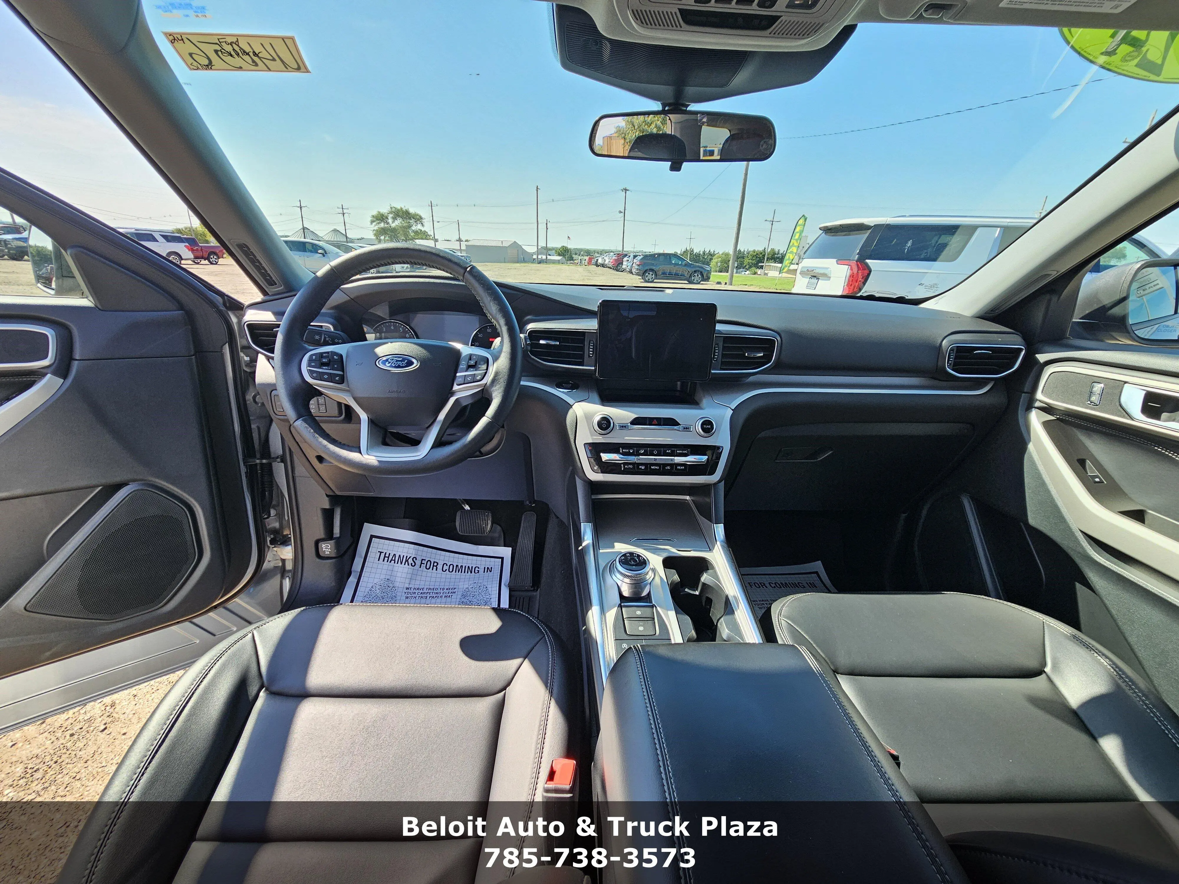 2024 Ford Explorer XLT 4WD photo 3
