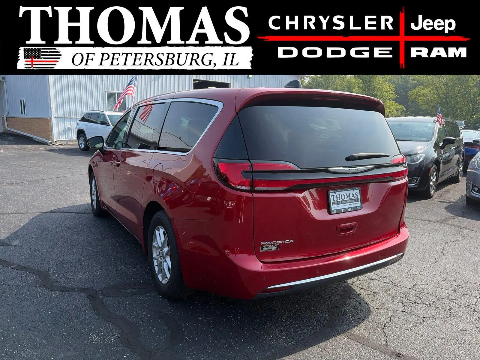 2025 Chrysler Pacifica Select photo 5