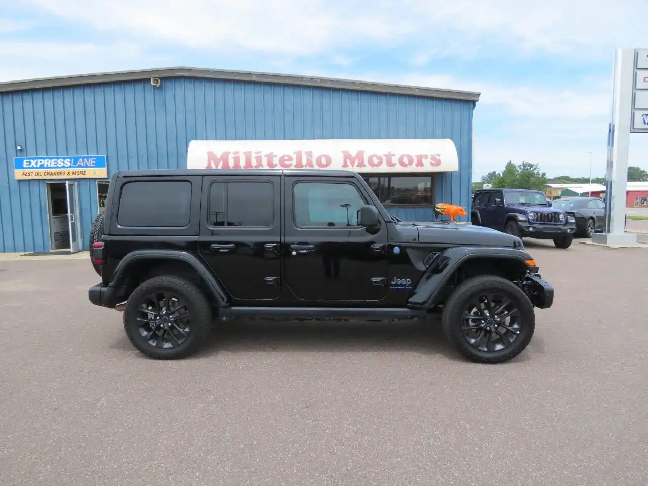 2025 Jeep Wrangler 4xe Backcountry 4XE's photo