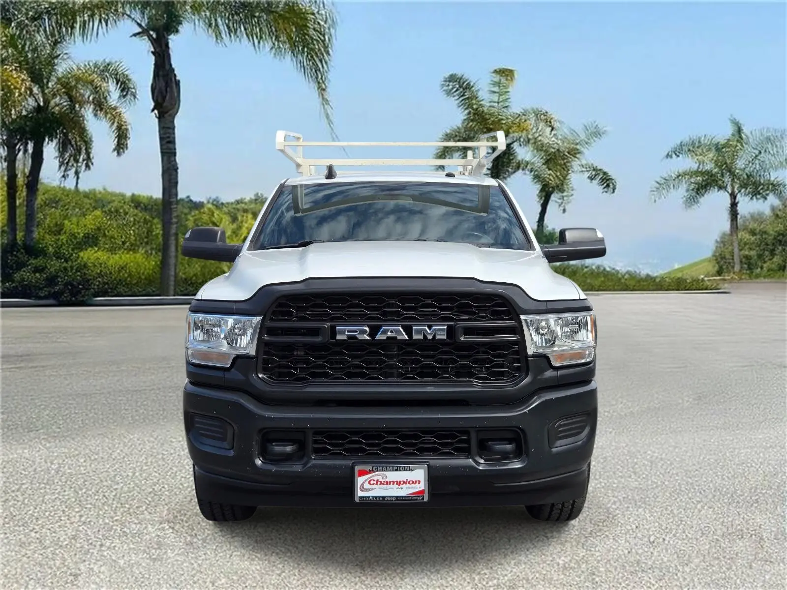 2022 RAM 2500 Tradesman Regular Cab photo 3