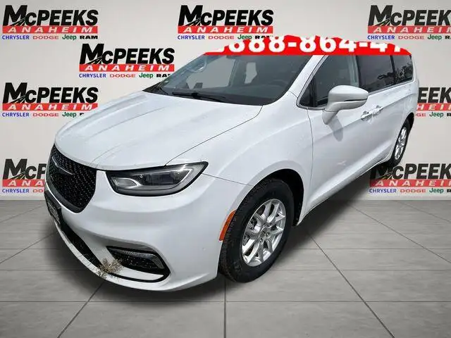 2021 Chrysler Pacifica Touring L's photo
