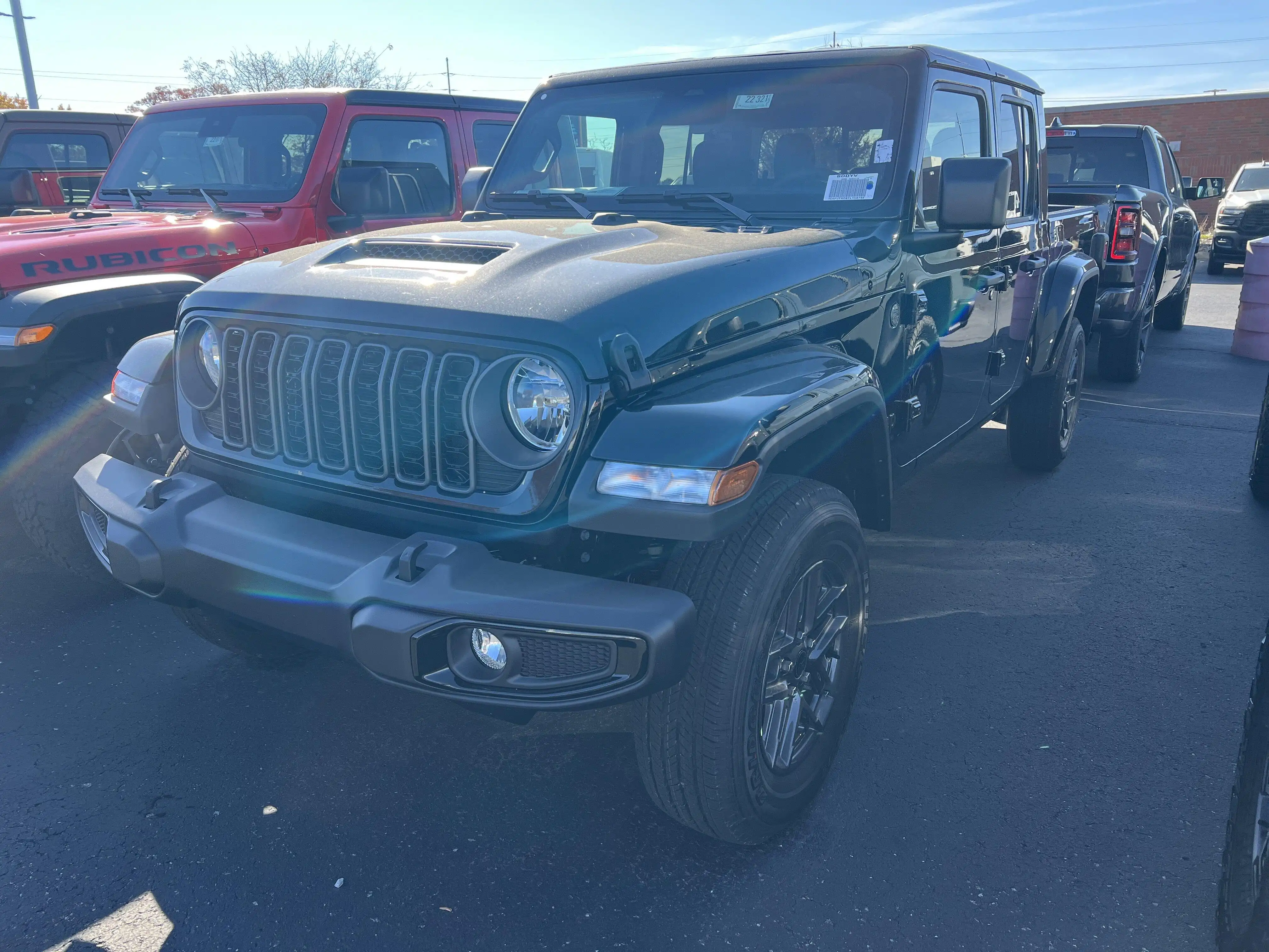 2026 Jeep Gladiator Sport S Auto's photo
