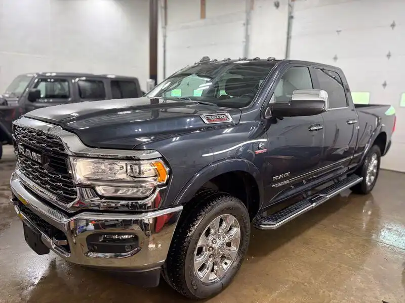 2022 RAM 3500 Limited 4X4 Crew Cab SWB's photo