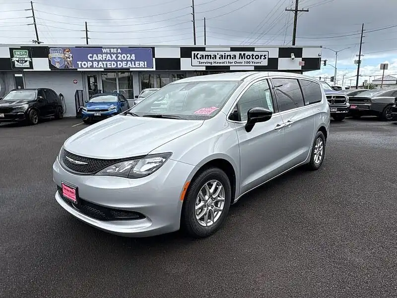 2026 Chrysler Voyager LX's photo
