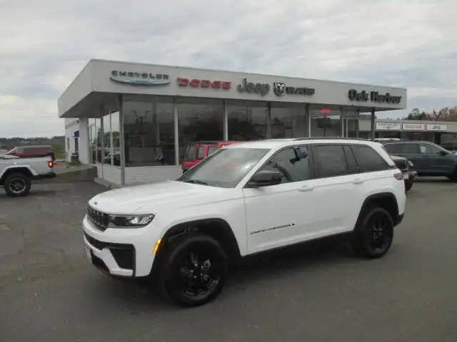 2026 Jeep Grand Cherokee Laredo Altitude 4WD's photo