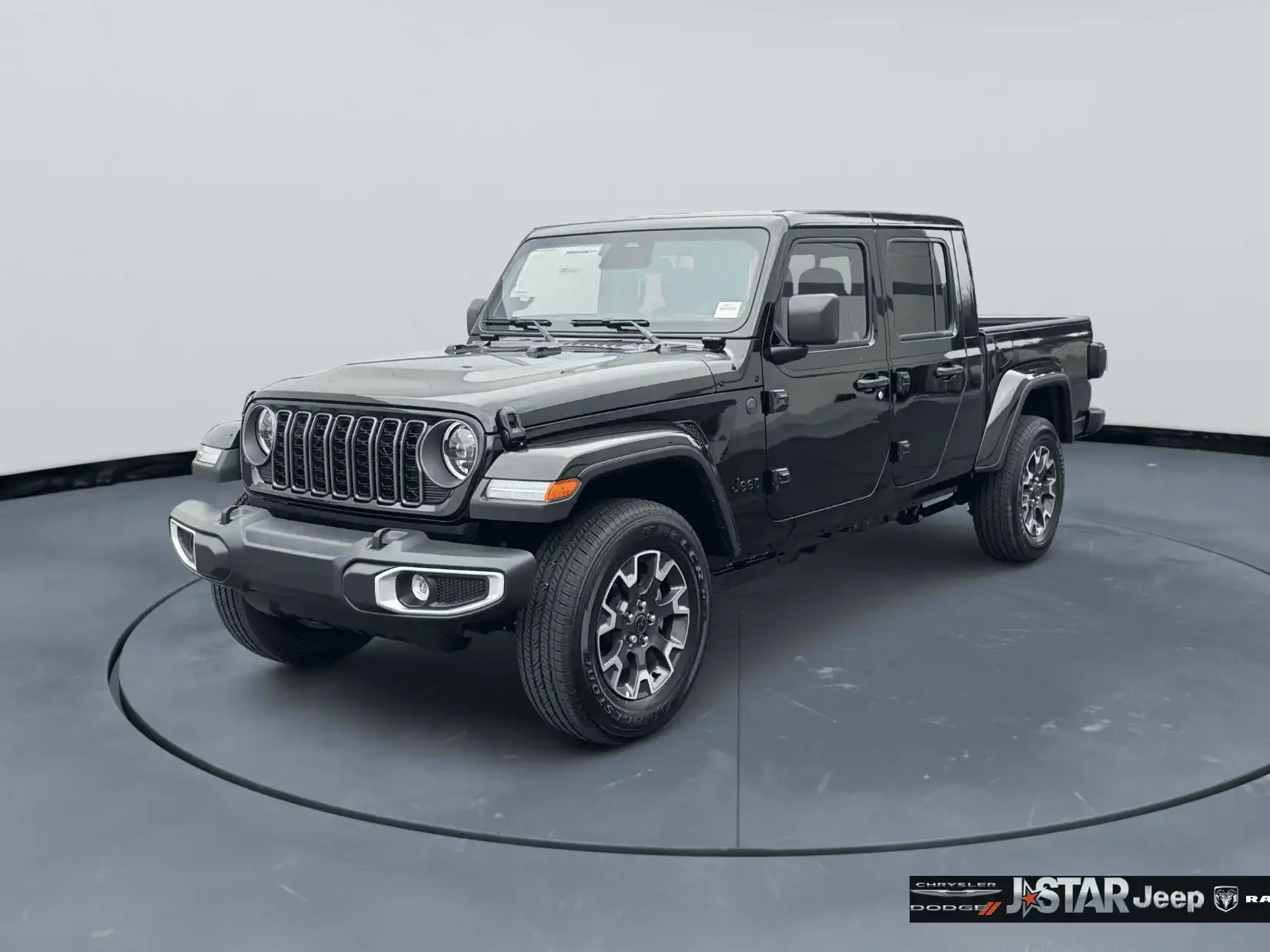 2026 Jeep Gladiator Sahara Auto's photo
