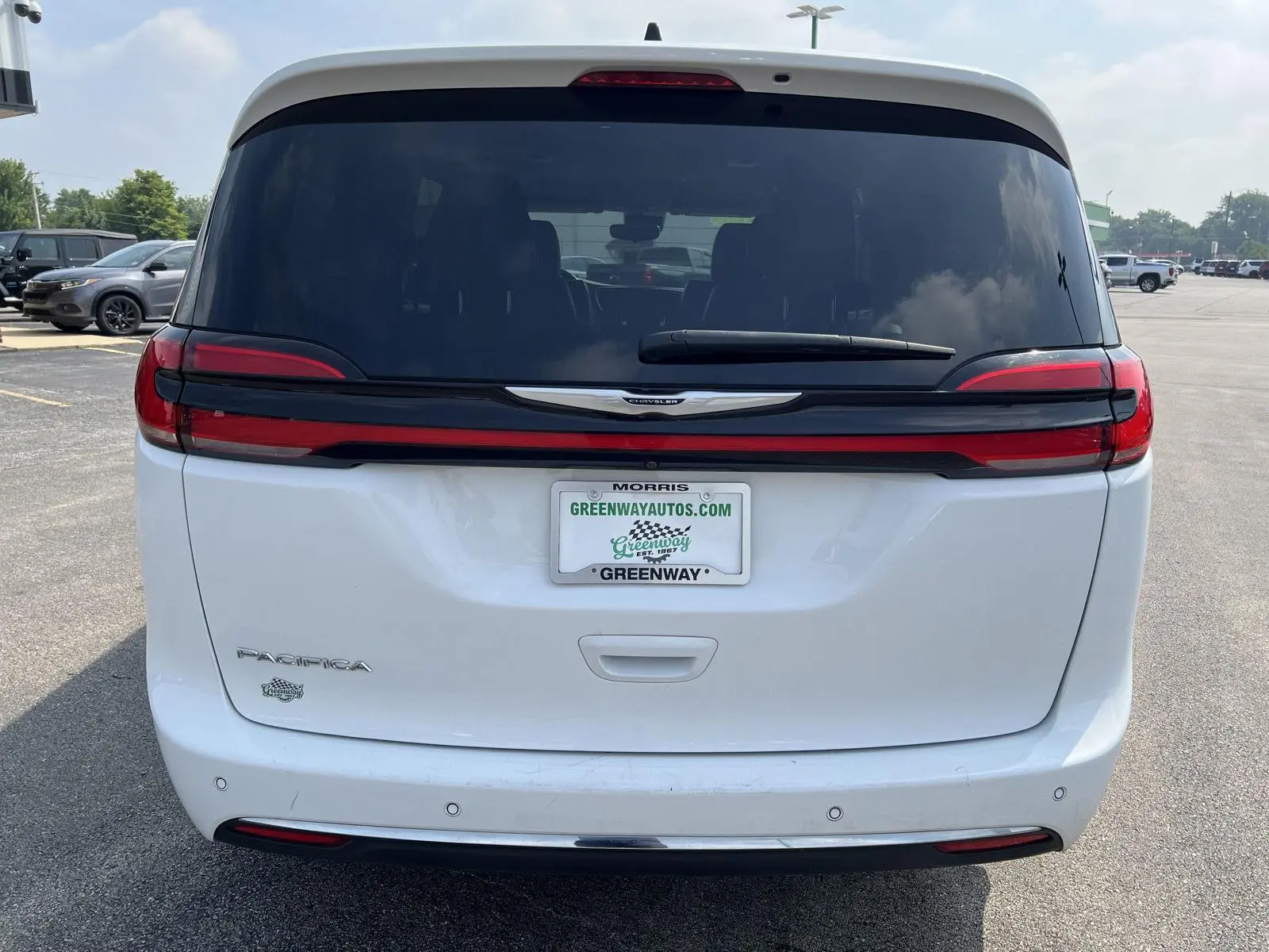 2023 Chrysler Pacifica Touring L photo 5
