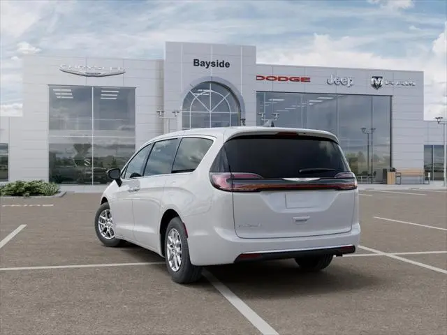 2025 Chrysler Pacifica Select photo 3