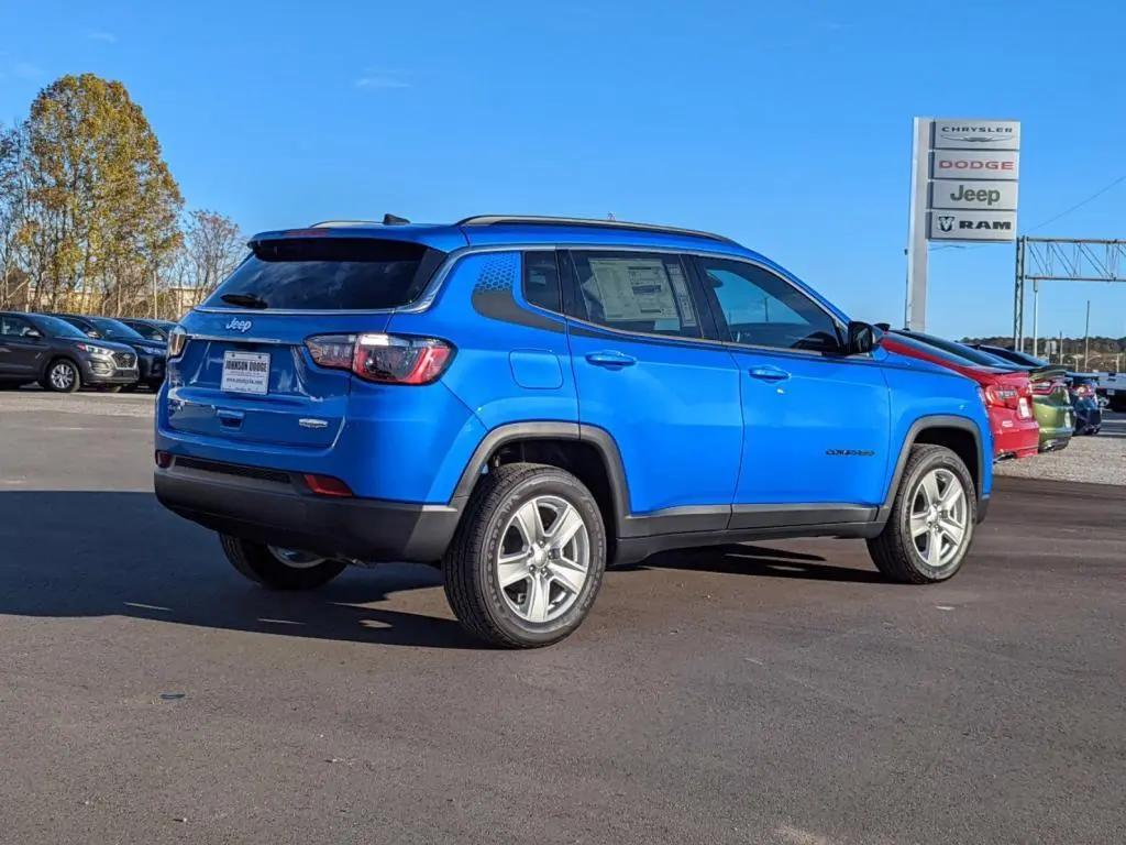 2022 Jeep Compass Latitude 4X4 photo 3