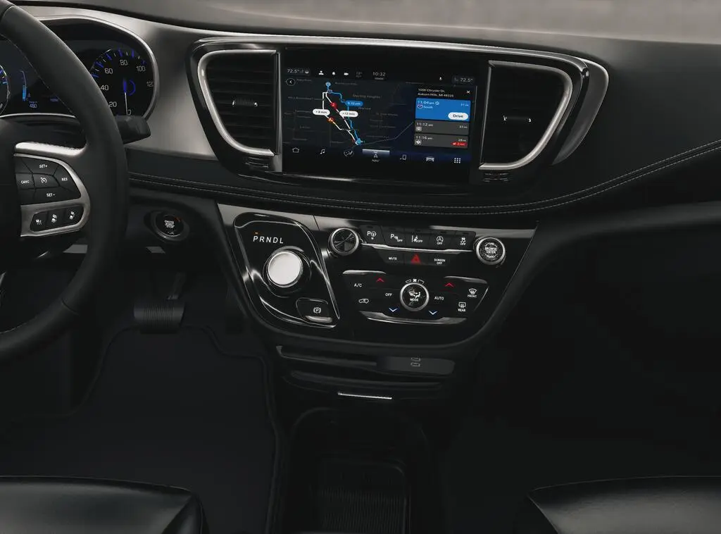 2027 Chrysler Pacifica Select photo 5