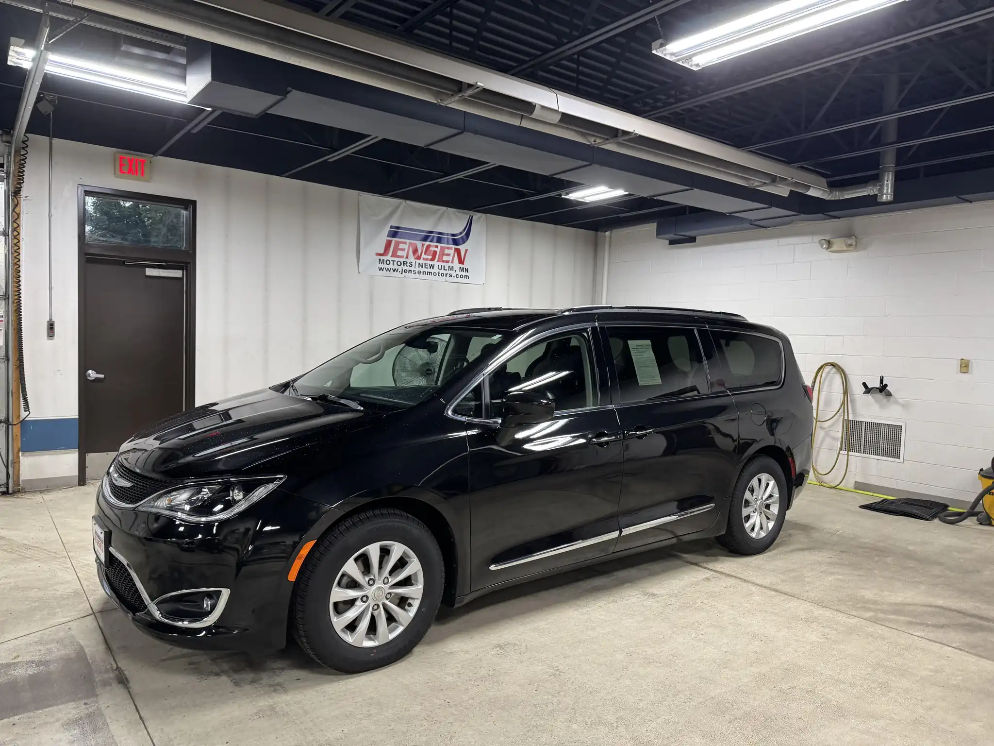 2018 Chrysler Pacifica Touring L's photo