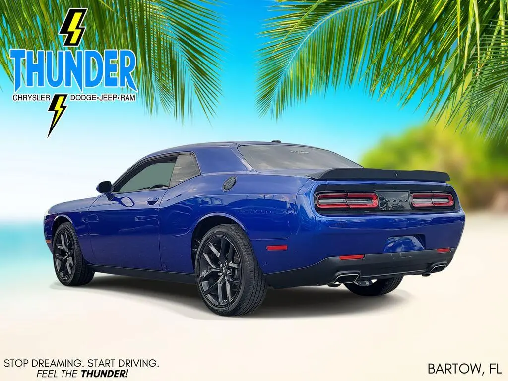 2022 Dodge Challenger SXT Auto photo 3