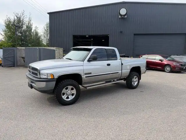 2002 Dodge Ram 2500 SLT 4X4 QUAD CAB SWB's photo