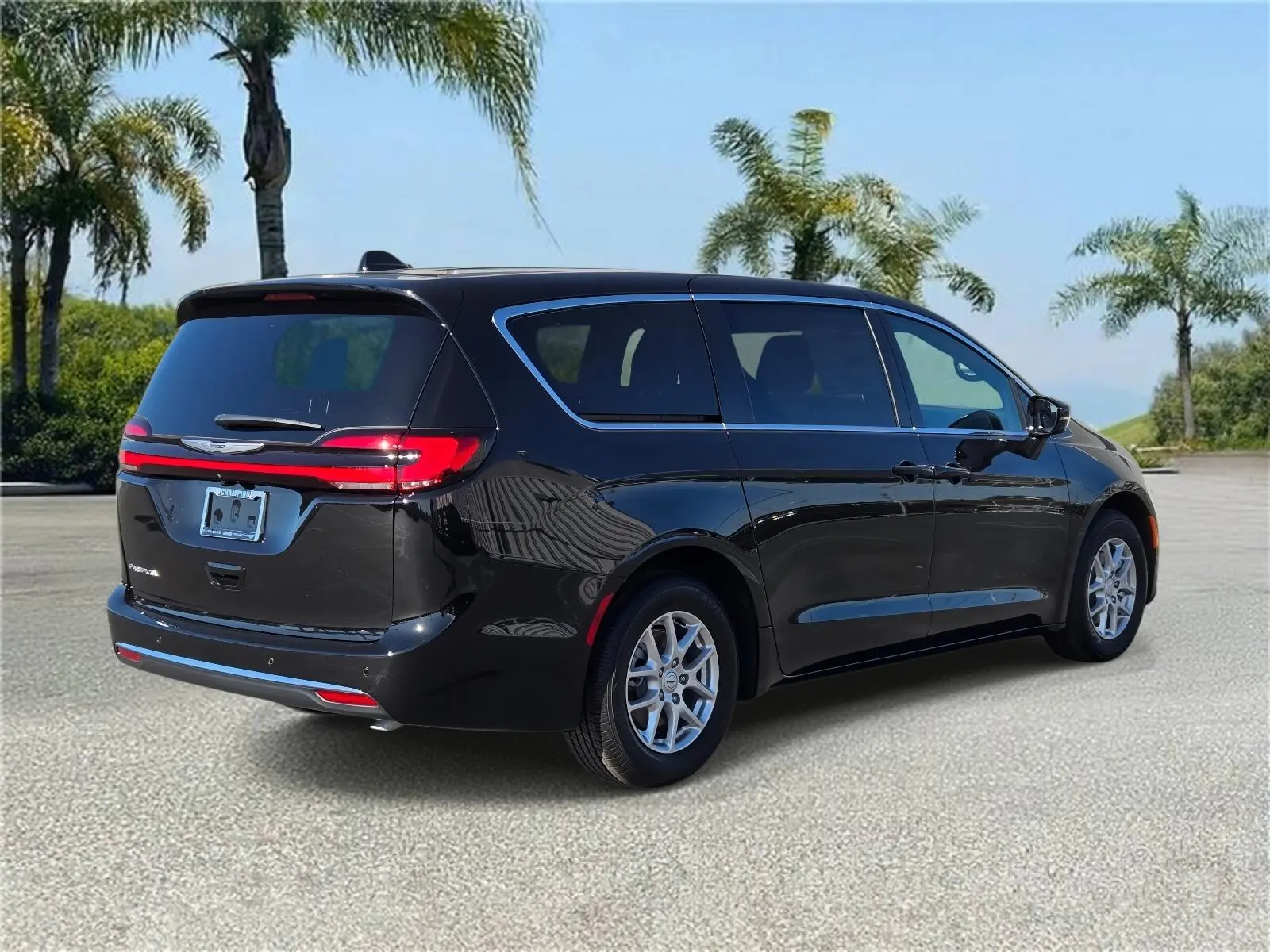 2026 Chrysler Pacifica Select photo 4