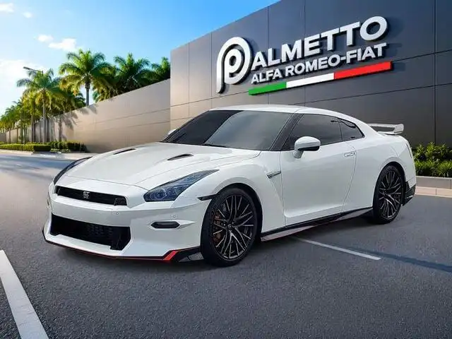 2024 Nissan GT-R Premium's photo