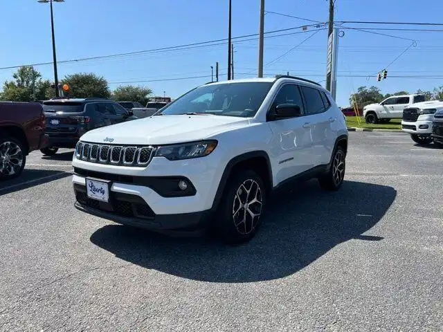 2024 Jeep Compass Latitude 4WD's photo